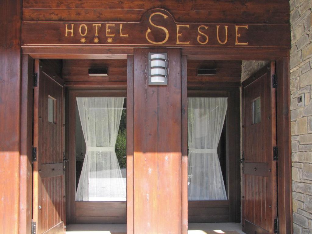 Hotel Sesue Бенаске Екстер'єр фото